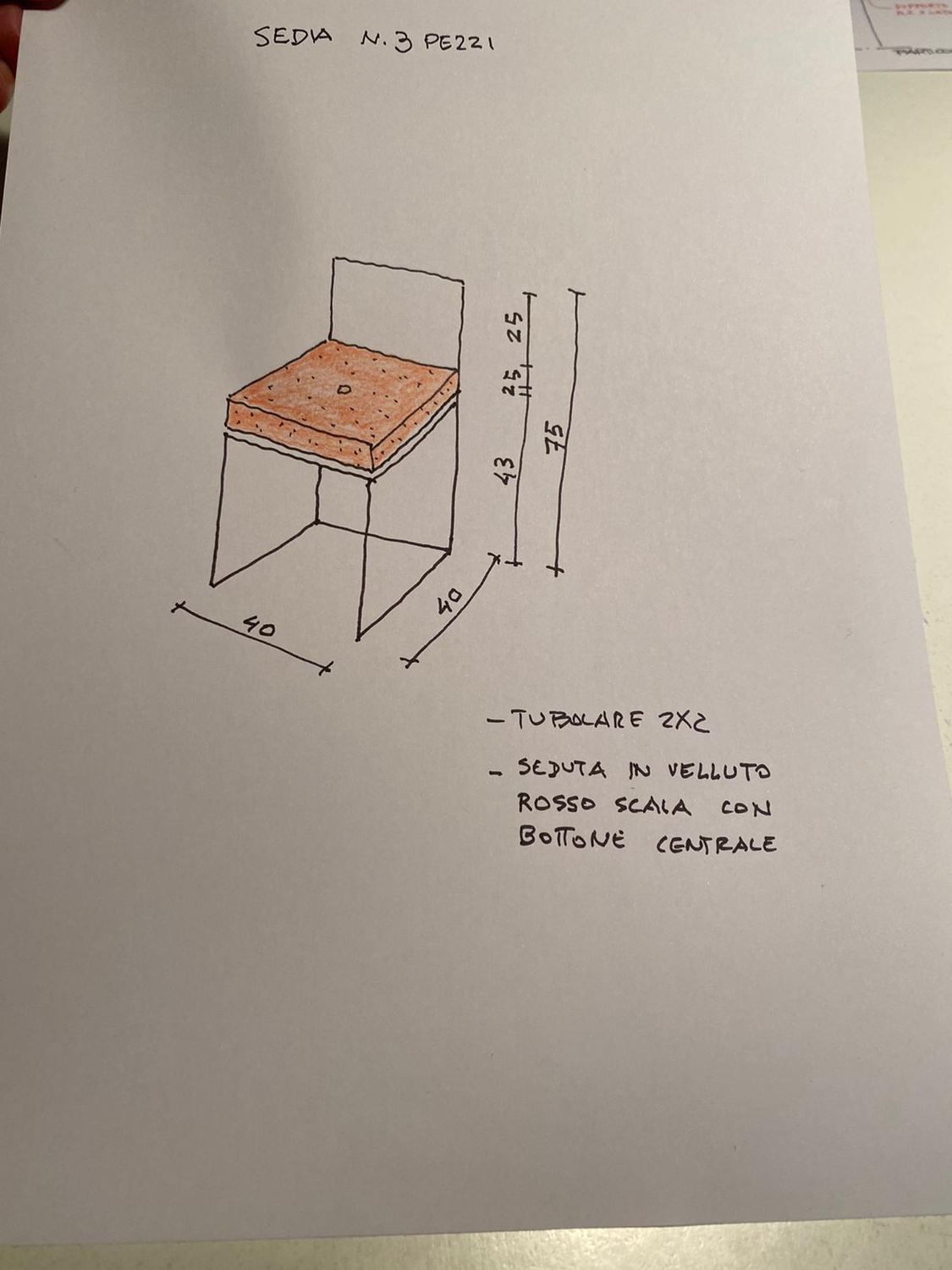 Disegno a mano quotato dello sgabello, con annotazioni sui materiali